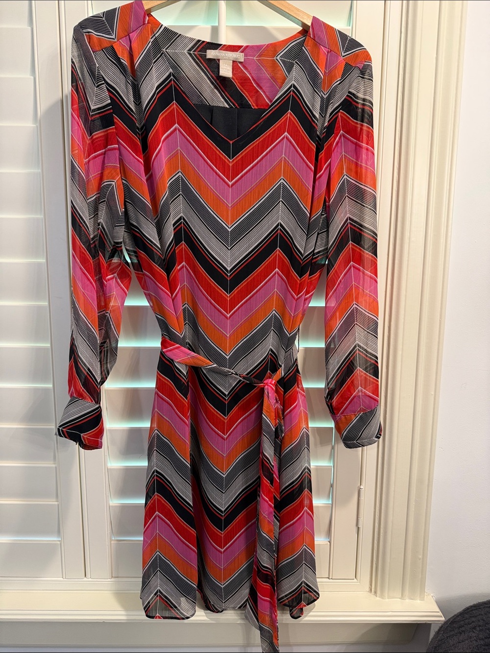 Banana Republic Chevron Tie-Waist Long Sleeve Dress - Pink, Red, Black